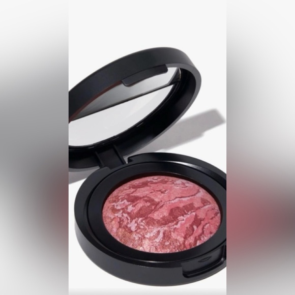 Laura Geller Baked Marbleized Blush-n-Brighten (Shade: Tropic Hues) w/ Brush - Picture 2 of 7